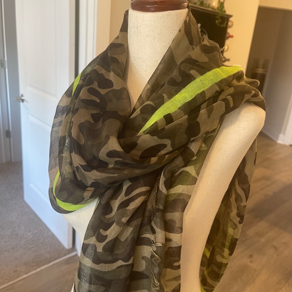 Express lightweight Scarf - Picture 2 of 4